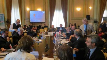 O IPPDH tem como órgão diretor o Conselho de Representantes Governamentais (CRG), integrado por agentes dos Estados Partes. Este Conselho, juntamente com o Secretário Executivo, é o responsável pela definição dos direcionamentos estratégicos e programáticos do Instituto.